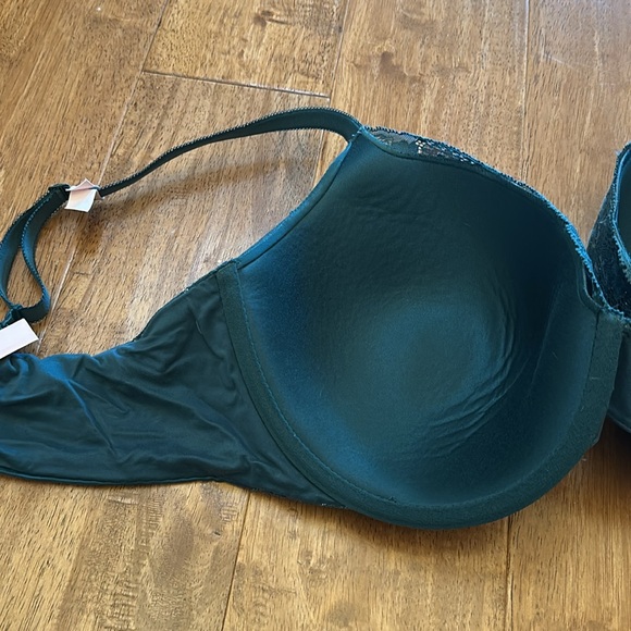 Victoria Secret 38DD bra Body by Victoria lined perfect coverage - Picture 7 of 8